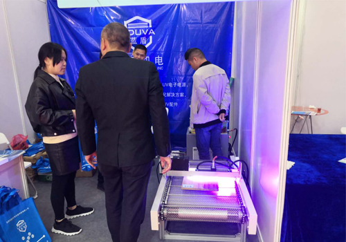 UV光油.jpg UV光油.jpg